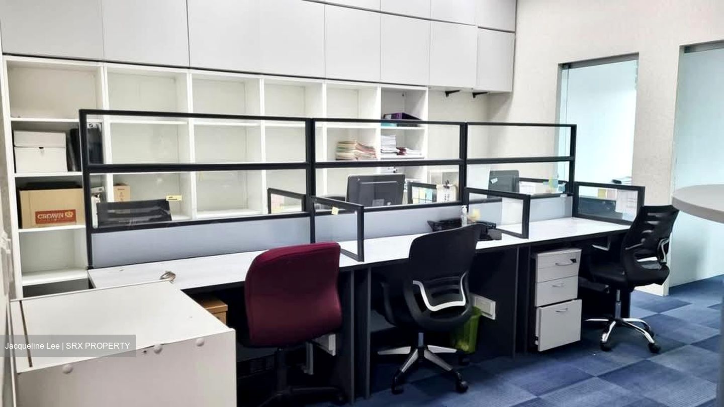 Arc 380 (D8), Office #575424081